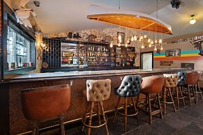 Sessions Retreat & Hotel