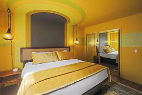 Sessions Retreat & Hotel