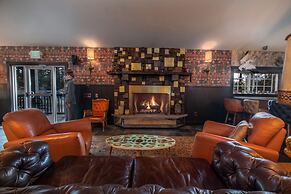 Sessions Retreat & Hotel