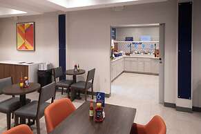 Holiday Inn Express & Suites Little Rock-West by IHG