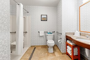 Hampton Inn & Suites Grove City
