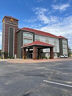 La Quinta Inn & Suites by Wyndham Oklahoma City - Moore