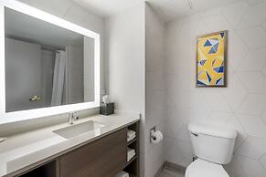 Comfort Inn & Suites Hampton near Coliseum