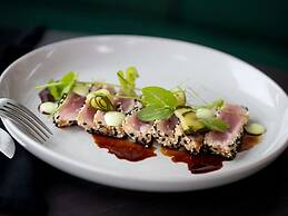 Pullman Magenta Shores Resort