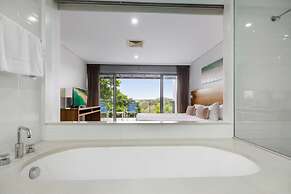 Pullman Magenta Shores Resort