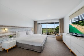 Pullman Magenta Shores Resort