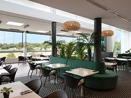 Pullman Magenta Shores Resort