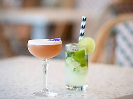 Pullman Magenta Shores Resort