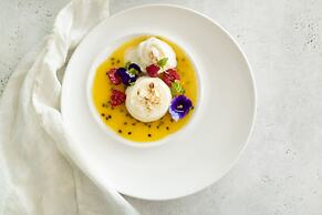 Pullman Magenta Shores Resort