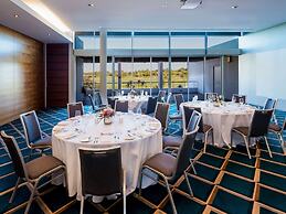 Pullman Magenta Shores Resort