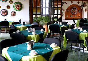 Hotel & Suites Villa del Sol