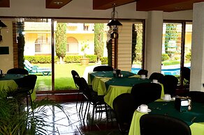 Hotel & Suites Villa del Sol