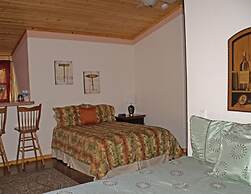 DiamondStone Guest Lodges