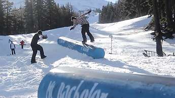 DiamondStone Guest Lodges