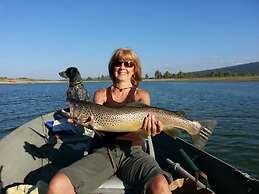 DiamondStone Guest Lodges