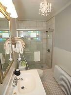 The Inns On Bellevue