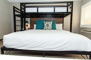 Magnolia Tree Hotel - Near Anaheim Convention Center