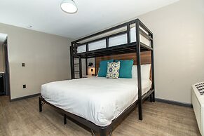 Magnolia Tree Hotel - Near Anaheim Convention Center