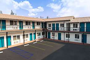 Magnolia Tree Hotel - Near Anaheim Convention Center