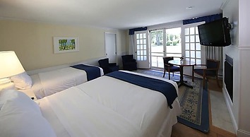 Colonial Inn in Harbor Springs