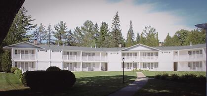 Colonial Inn in Harbor Springs