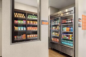 La Quinta Inn & Suites by Wyndham Santa Clarita - Valencia