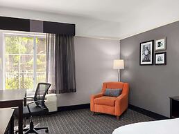 La Quinta Inn & Suites by Wyndham Santa Clarita - Valencia