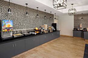 La Quinta Inn & Suites by Wyndham Santa Clarita - Valencia