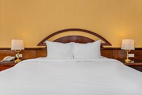 Aro Palace Hotel