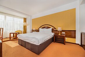 Aro Palace Hotel