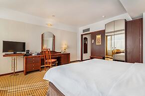 Aro Palace Hotel
