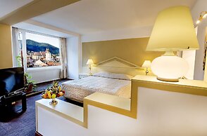 Aro Palace Hotel