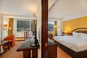 Aro Palace Hotel