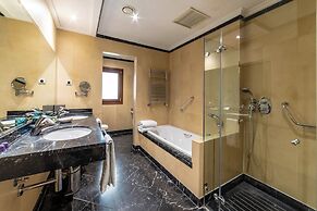 Eugenia de Montijo, Autograph Collection