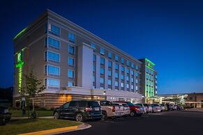 Holiday Inn Kansas City Airport by IHG