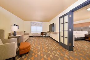 Holiday Inn Kansas City Airport by IHG