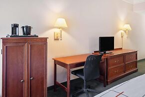 La Quinta Inn and Suites Fort Myers I-75