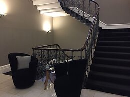 Quebecs Luxury Aparthotel