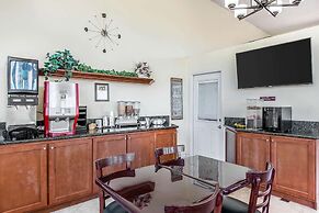 Rodeway Inn & Suites Canyon Lake-Menifee West