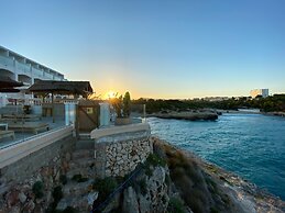 ICON Valparaiso - Adults Only