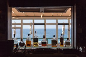 Pacific Edge Hotel