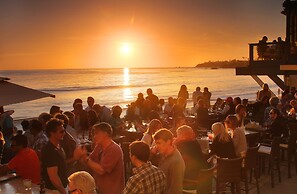 Pacific Edge Hotel