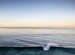 Pacific Edge Hotel