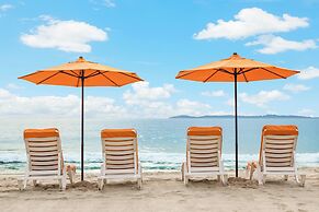 Pacific Edge Hotel