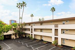 Pacific Edge Hotel