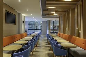 Holiday Inn Express Hotel Dublin Airport by IHG