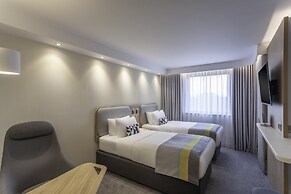 Holiday Inn Express Hotel Dublin Airport by IHG