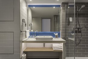 Holiday Inn Express Hotel Dublin Airport by IHG