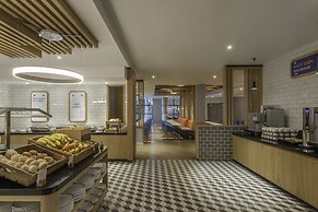 Holiday Inn Express Hotel Dublin Airport by IHG