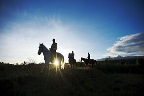 Fairmont Mount Kenya Safari